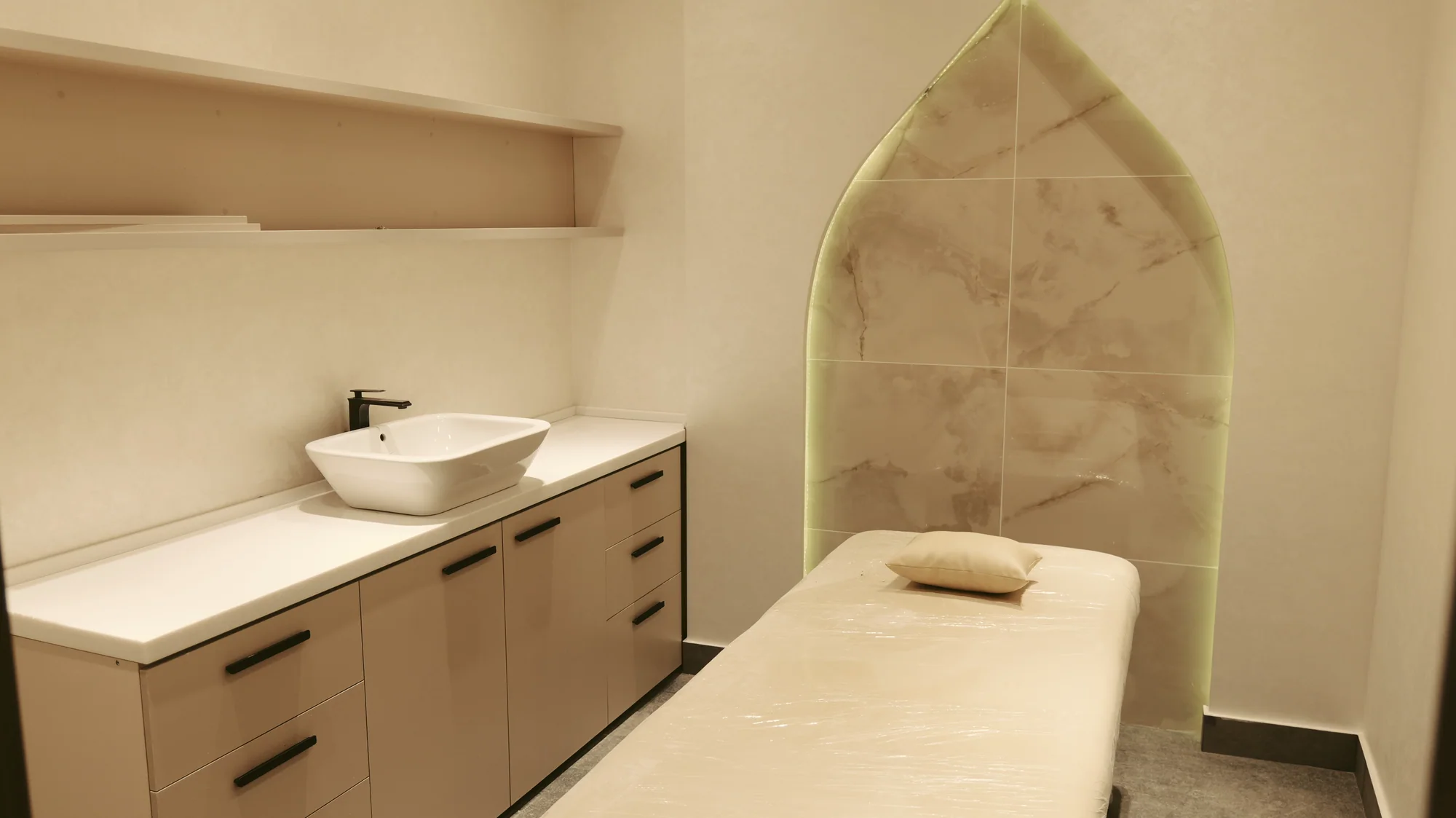 Spa / Massage Suite